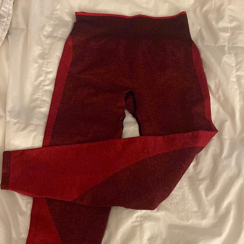 Pink Active leggings.